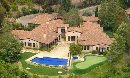 phil's lavish 4.55 acres house 